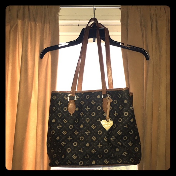 Dooney & Bourke purse - Picture 1 of 8